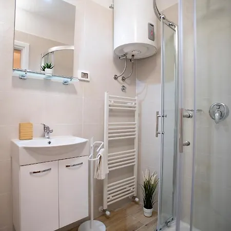 Nina Apartman *